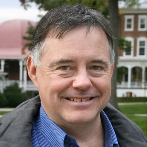 Headshot of Dan Derringer.