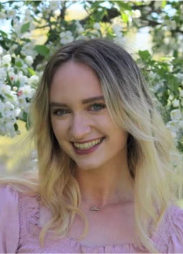 Headshot of Lily Davey.