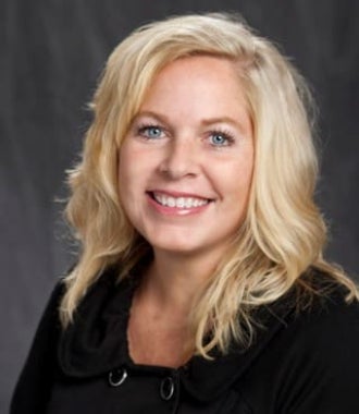 Headshot of Jennifer R. Curry.